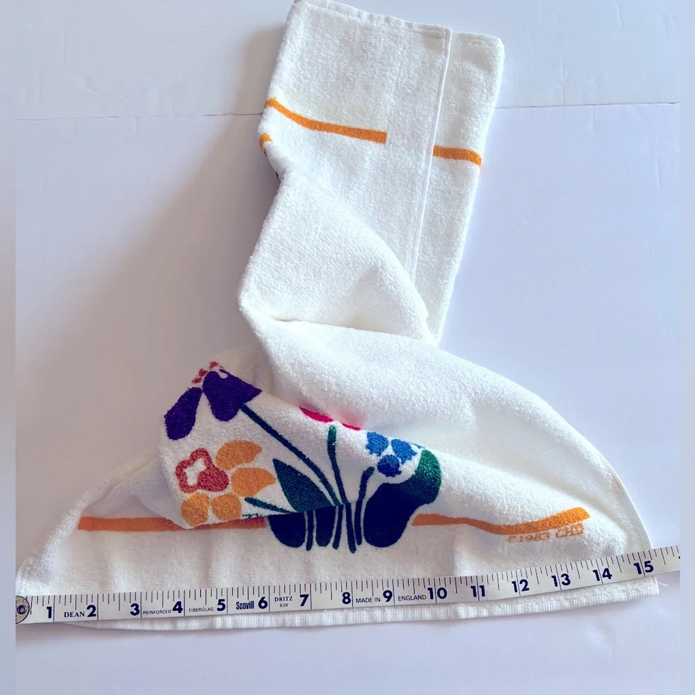 Vintage Multicolor Spring Floral Kitchen Towel Set .  New with Tags.